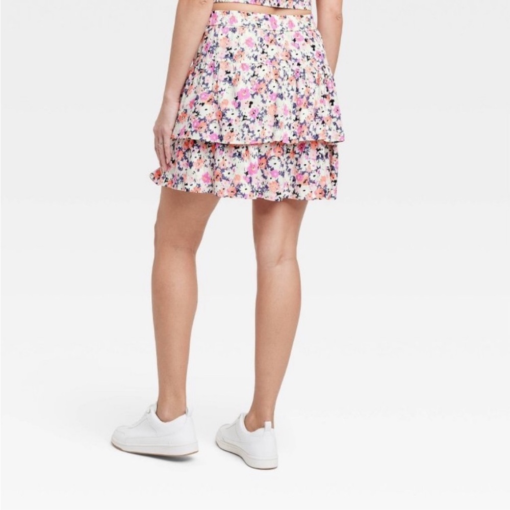 ๐ Target Universal Thread Cream and Pink Floral Tiered Ruffle Mini Skirt Size M - Picture 3 of 13